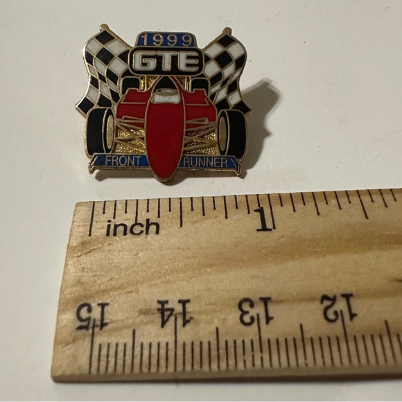 Lot of 4 NASCAR Racing Pins Vintage Indy 500 Budweiser Front Runner GTE - Picture 8 of 11